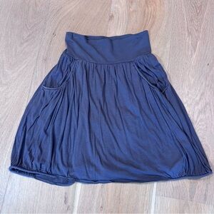 Garnet Hill Charcoal Gray Favorite Knit Skirt | M | Knee-length | Casual